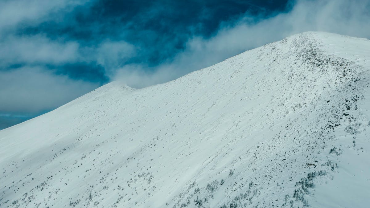 Unraveling Alpine Unglück: A Swiss Border Crime Mystery